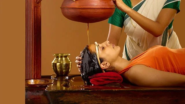 Shirodhara therapy